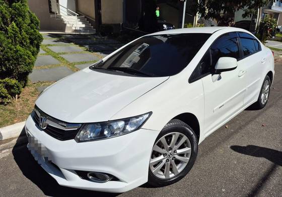 HONDA CIVIC 1.8 LXS 16V FLEX 4P AUTOMÁTICO HONDA CIVIC 1.8 LXS 16V FLEX 4P AUTOMÁTICO